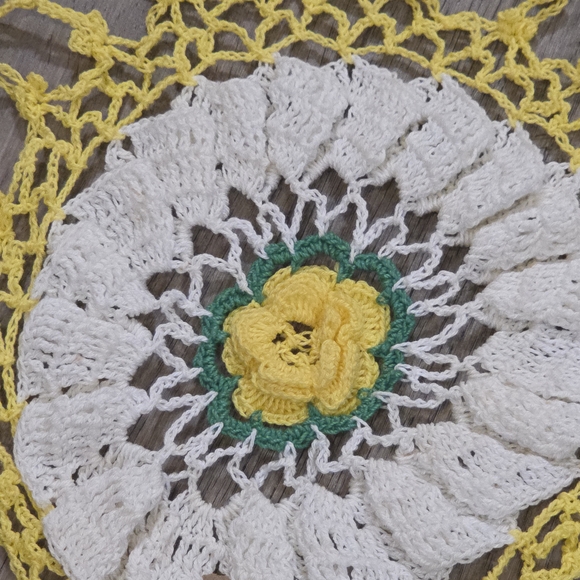 Vintage Hand Crochet Round Doily - Yellow & White Daisy Rose Floral Lace 32" - Picture 3 of 12